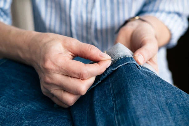 How to hem jeans? Follow this guide to your perfect fit.