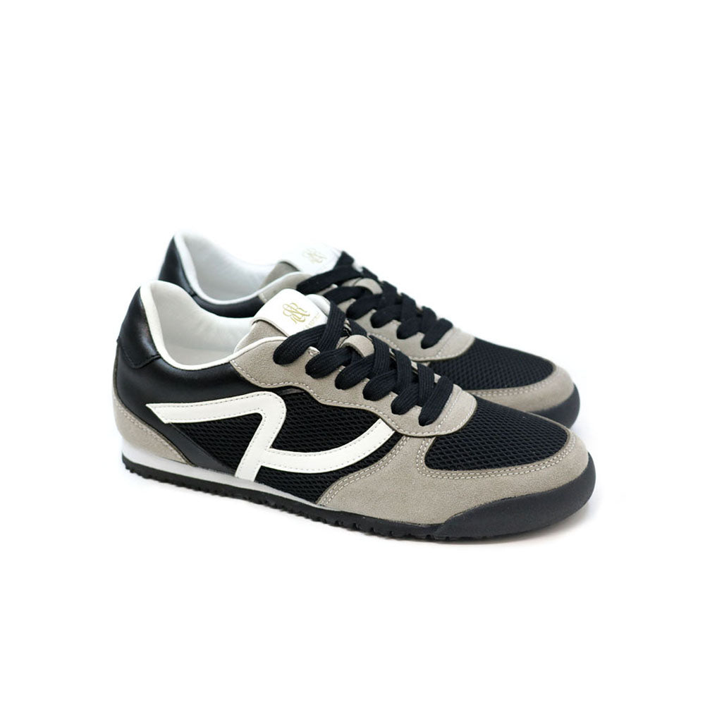 Contrast Panel Low Top Sneaker