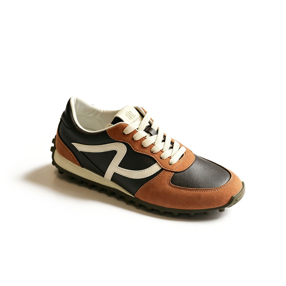 Contrast Sole Low Top Sneaker