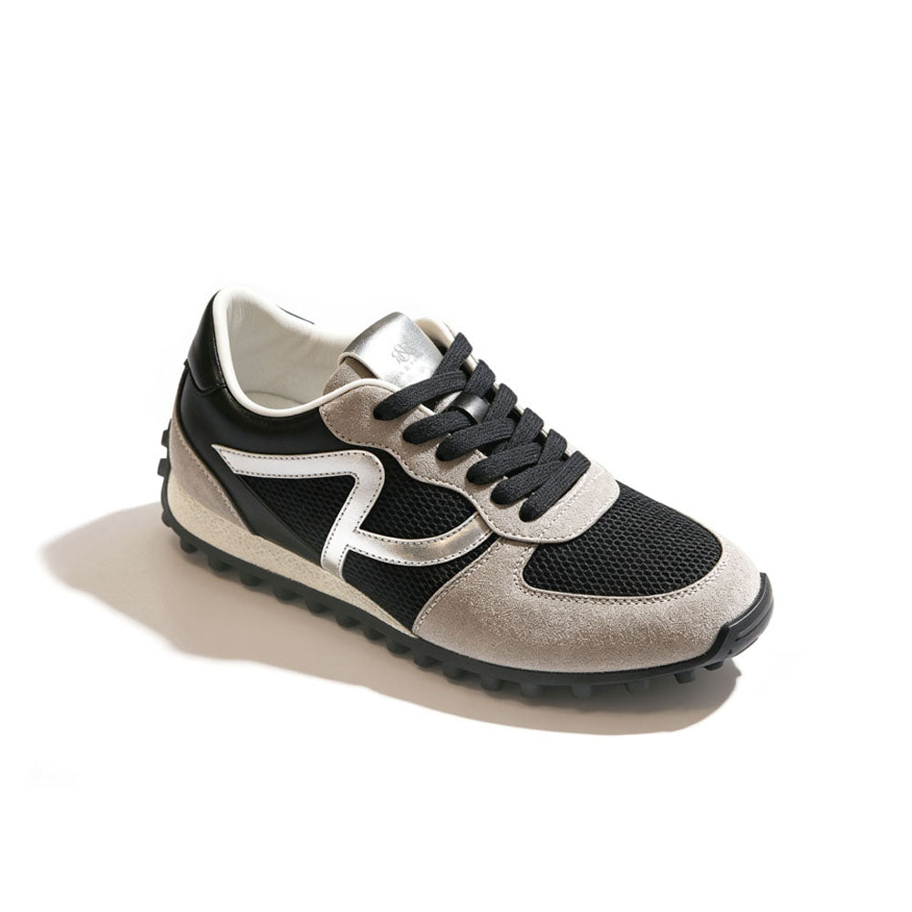 Contrast Sole Low Top Sneaker