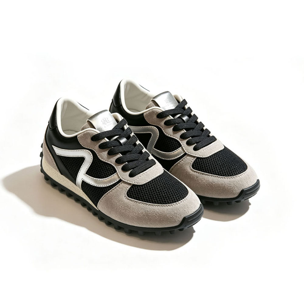 Contrast Sole Low Top Sneaker