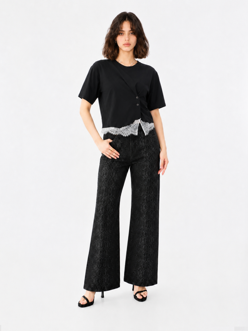 Lace Hem Fitted T-Shirt