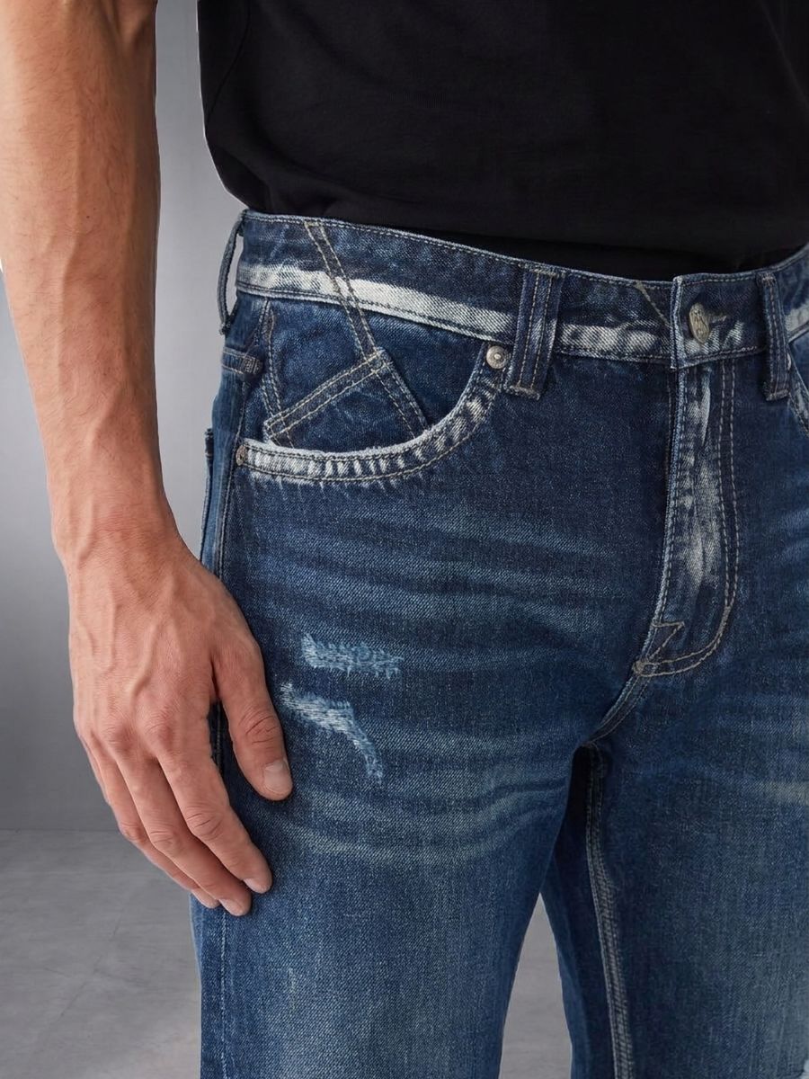 Neil Angular Back Pocket Straight Jean
