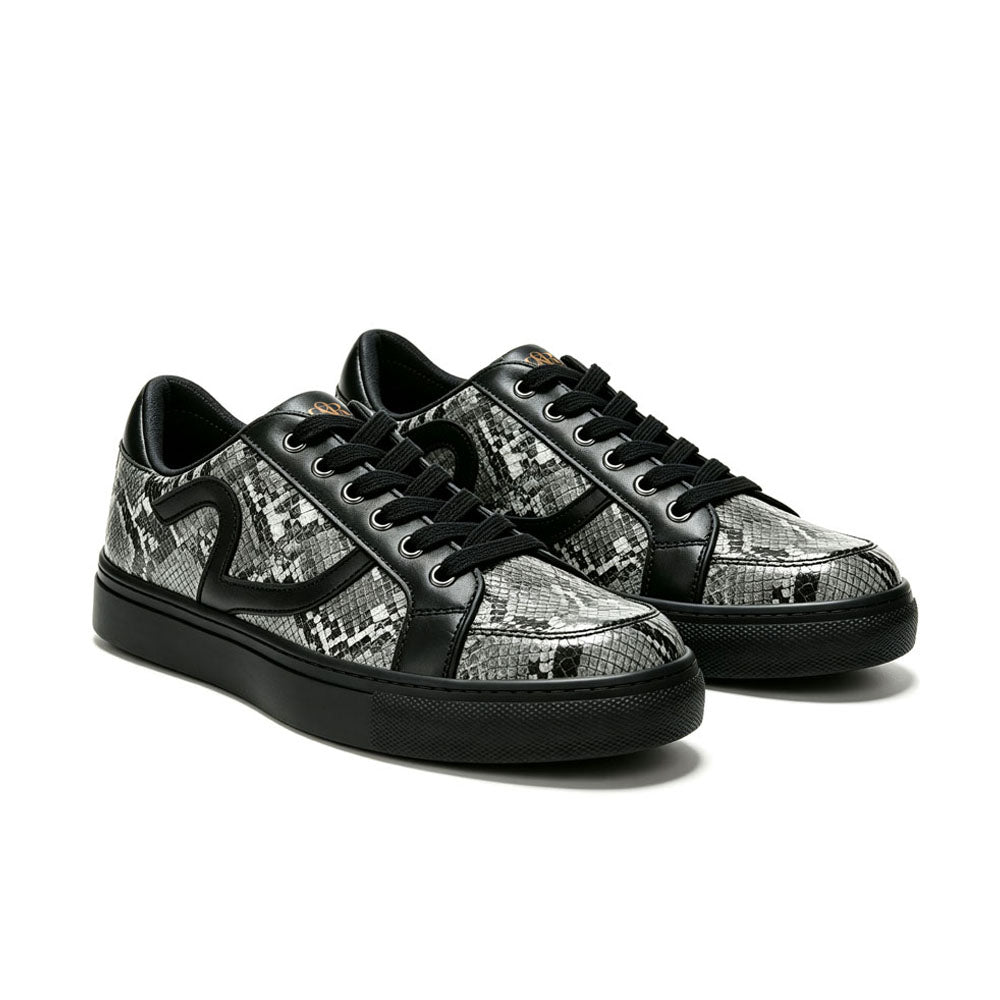 Distressed Low Top Sneaker