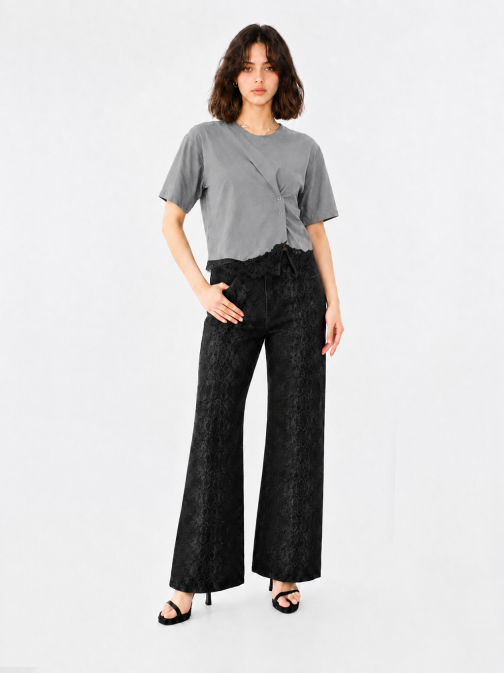 Lace Hem Fitted T-Shirt