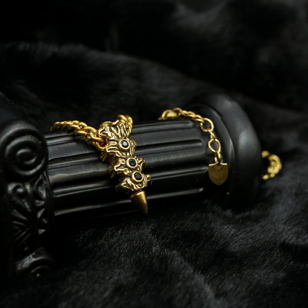 Raven Claw Spike Chain Necklace