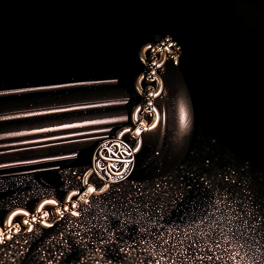 Engraved Round Charm Link Wristband