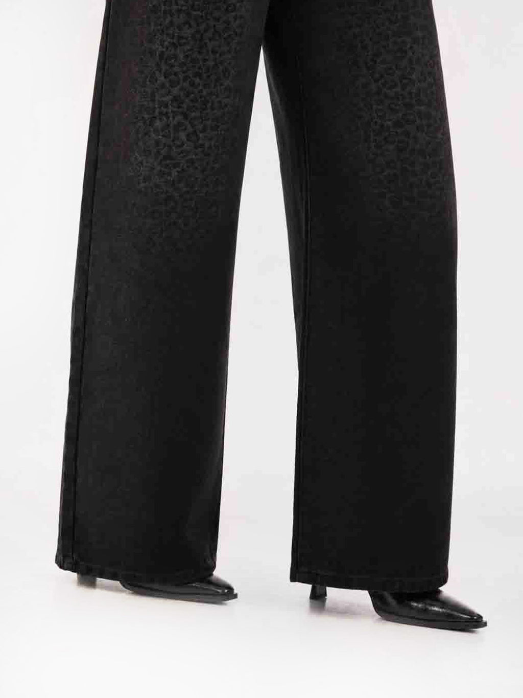 Rowan Black Leopard Barrel Leg Jean