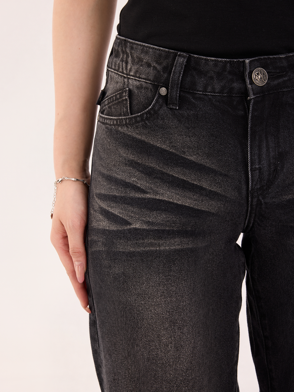 Kaia Frayed Hem Straight Jean