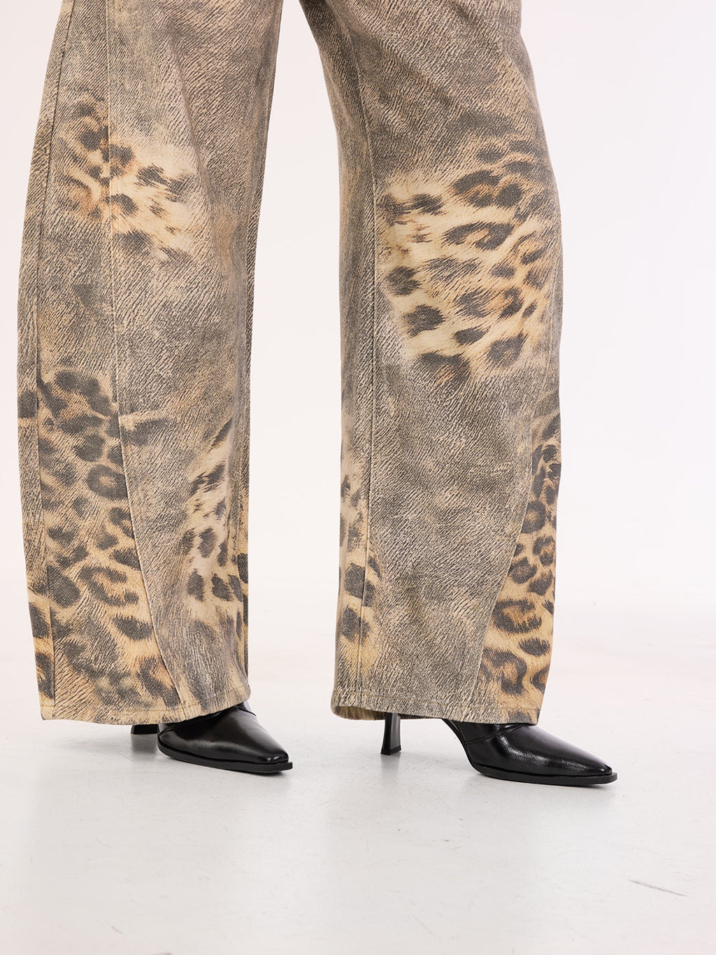 Rowan Leopard Patch Barrel Leg Jean