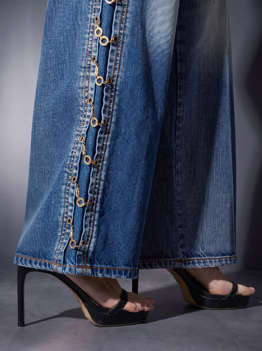 Kaia Center Fade Straight Jean
