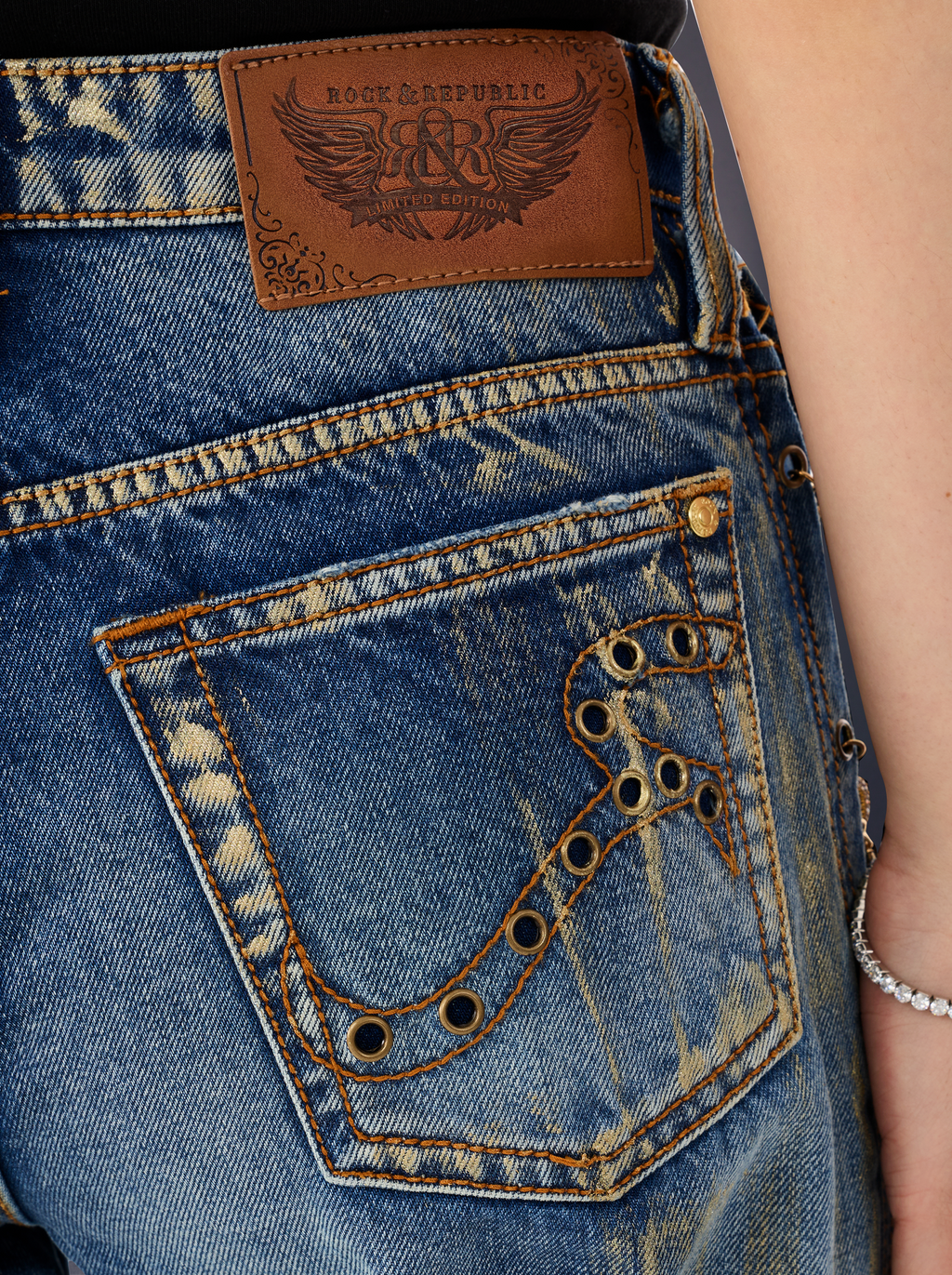 Kaia Center Fade Straight Jean