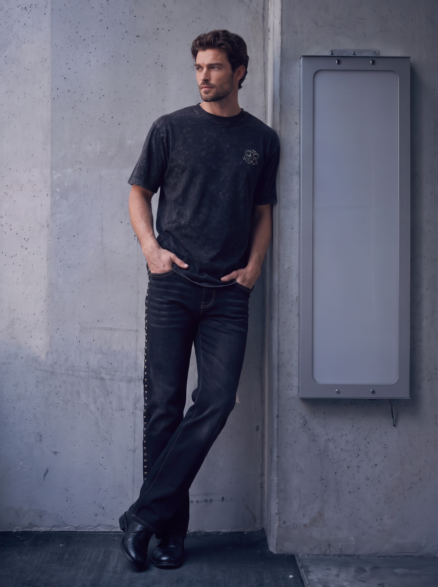 Crown Graphic Relaxed T-Shirt