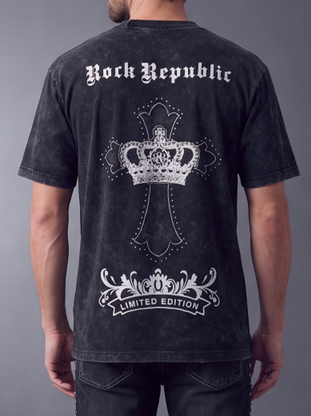 Crown Graphic Relaxed T-Shirt