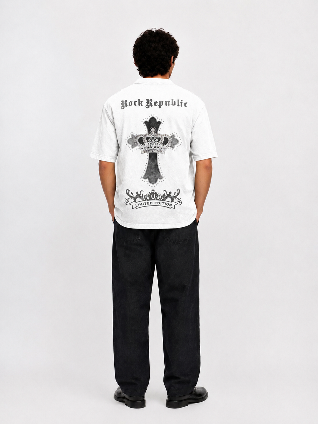 Crown Graphic Relaxed T-Shirt