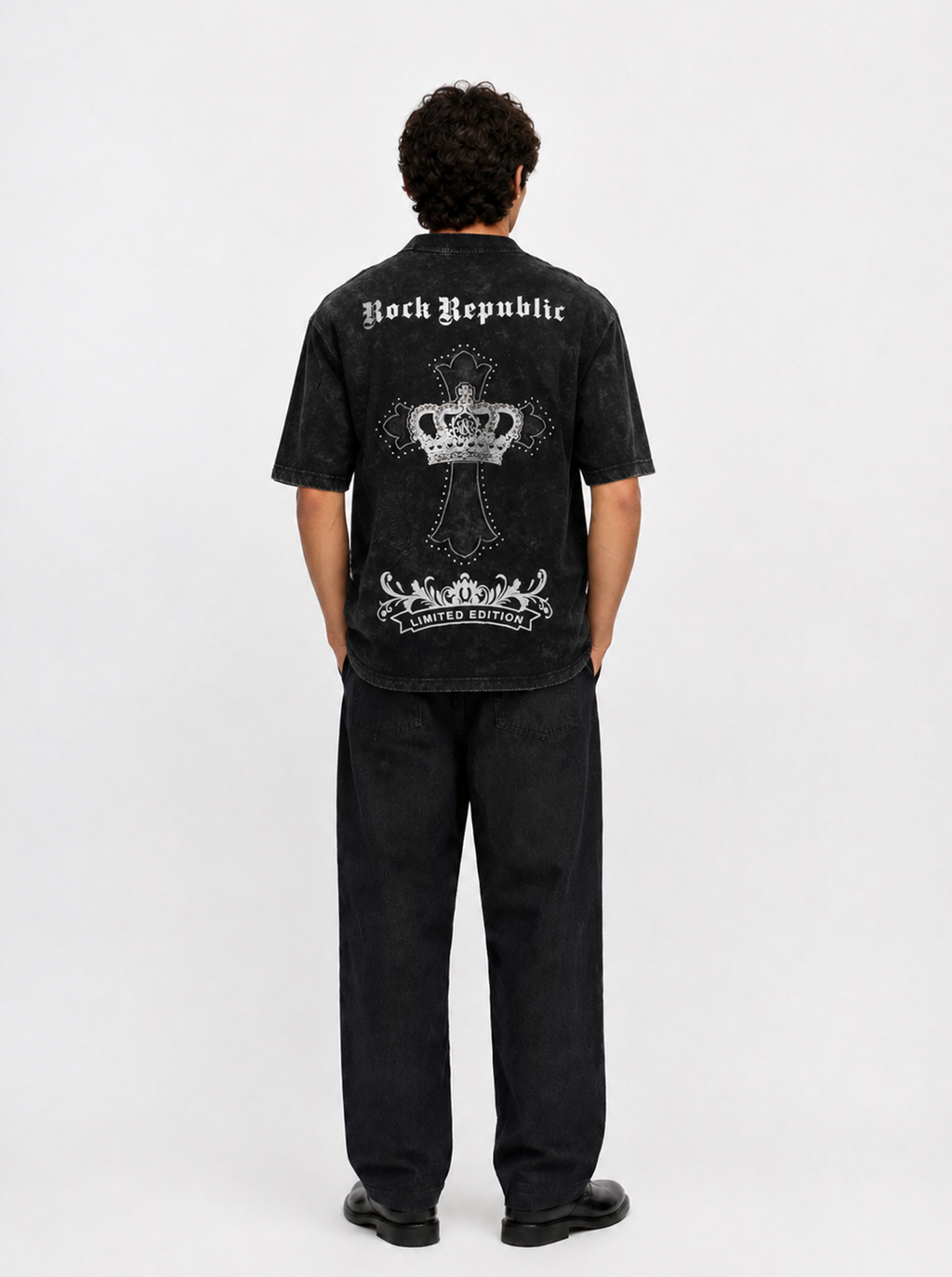 Crown Graphic Relaxed T-Shirt
