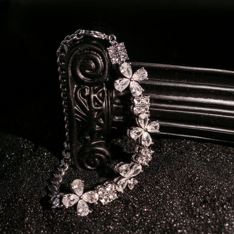 Zircon Blossom Bow Chain Wristband