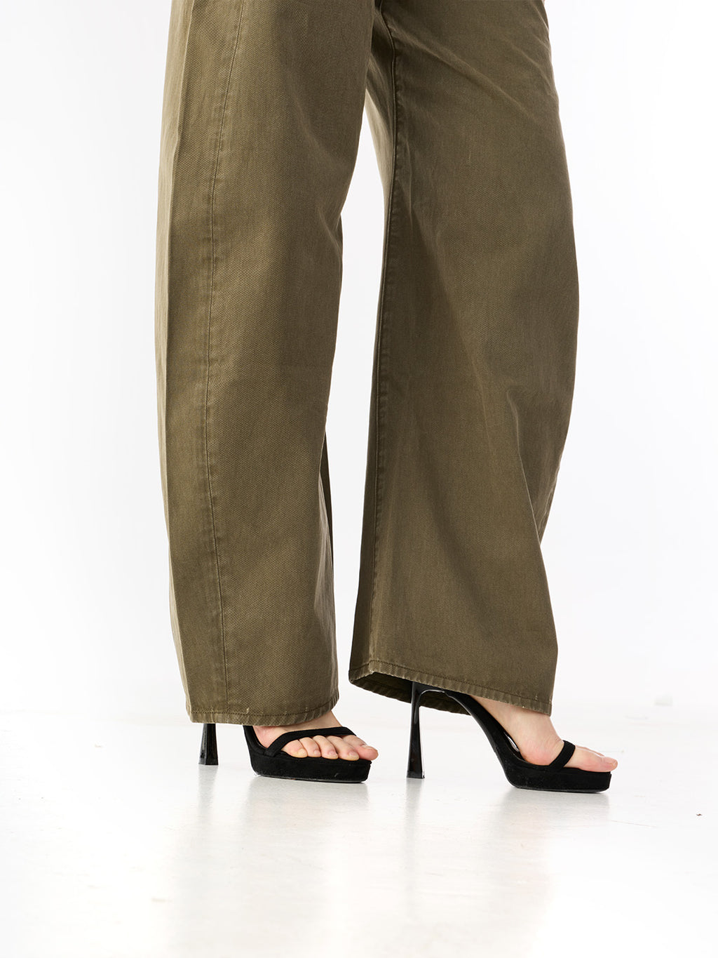 Rowan Washed Olive Barrel Leg Jean