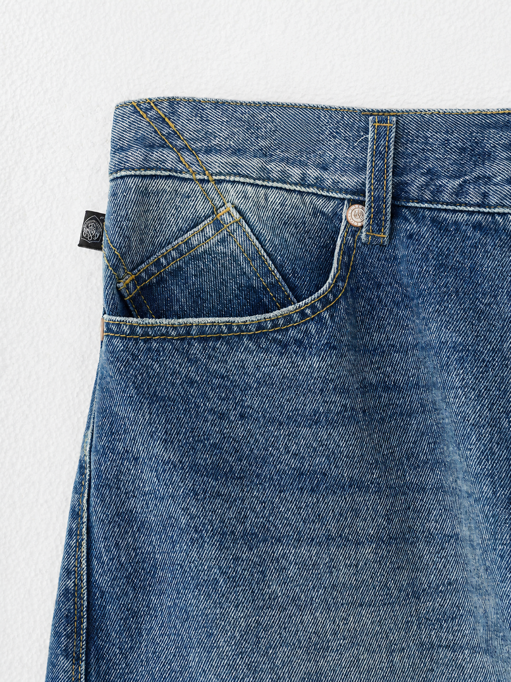 Neil Curved Seam Straight Jean