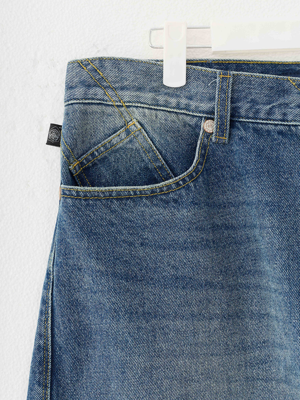 Neil Curved Seam Straight Jean