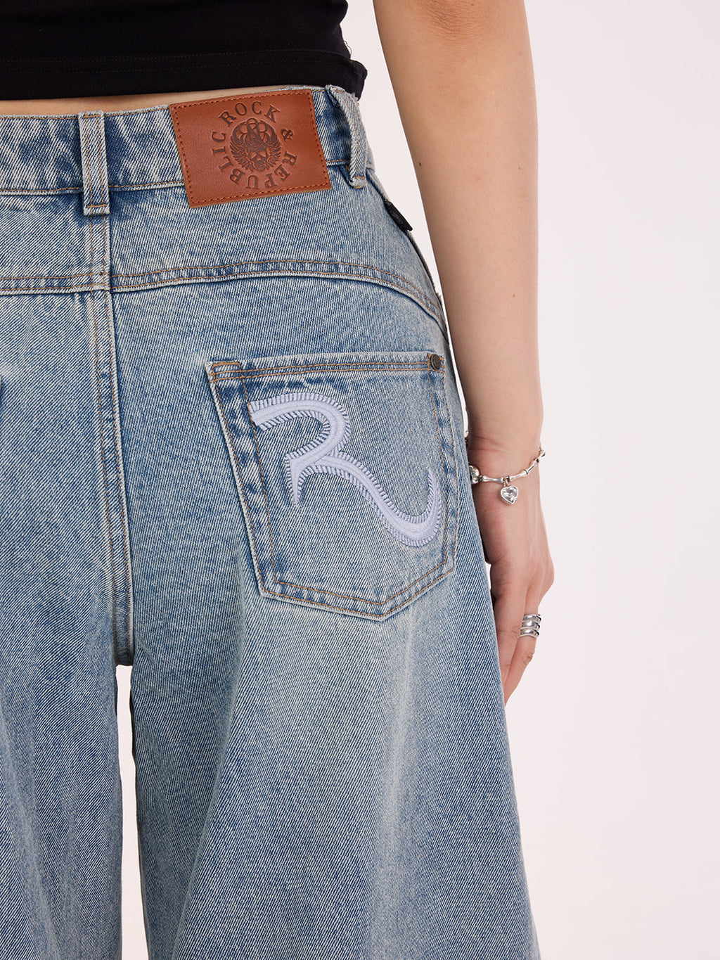 Kaia Light Fade Straight Jean