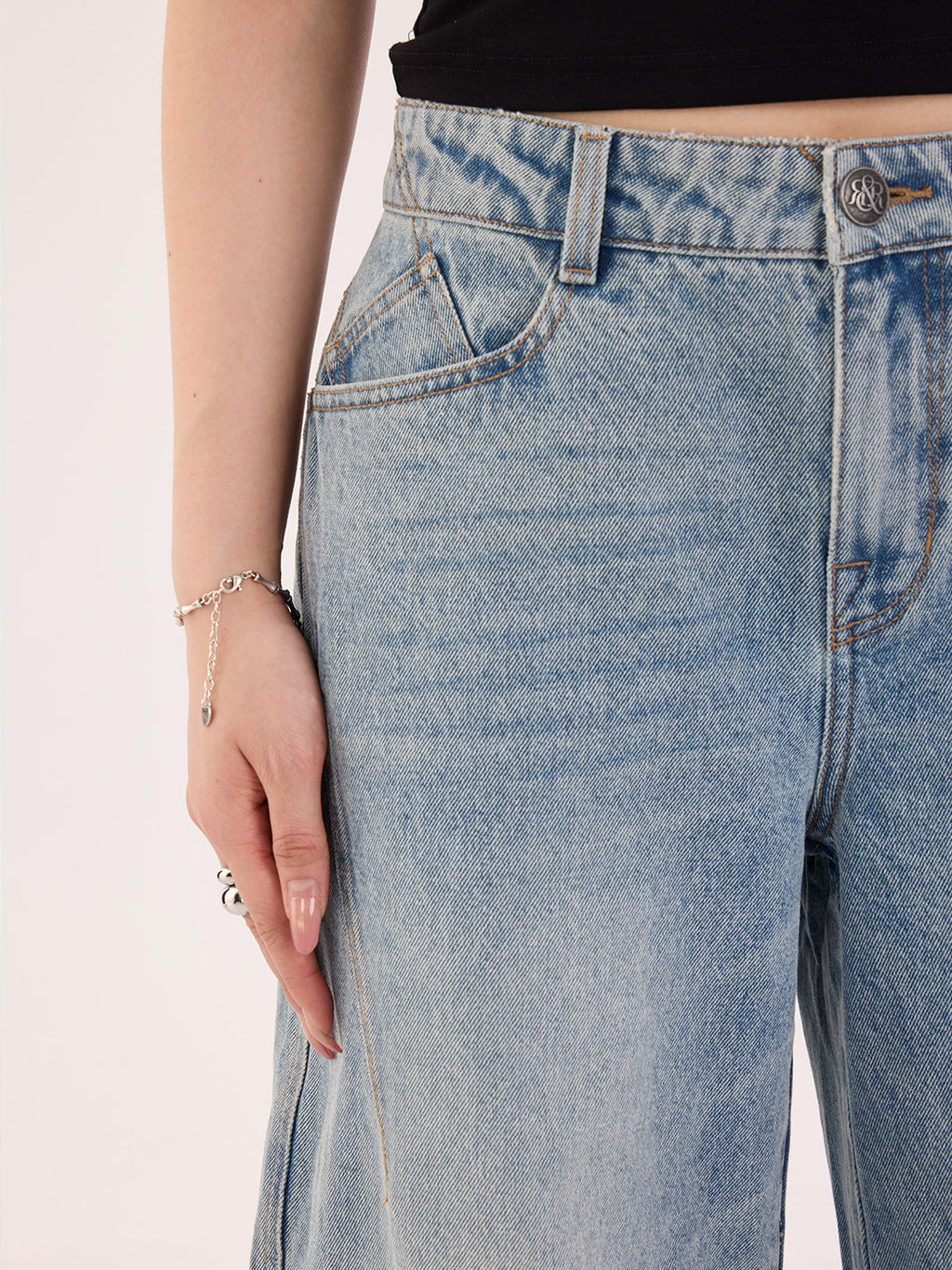 Kaia Light Fade Straight Jean