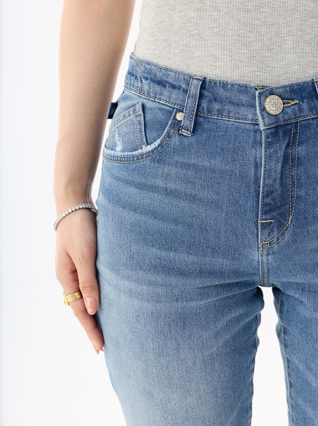 Berlin R-Embroidered Flare Jean