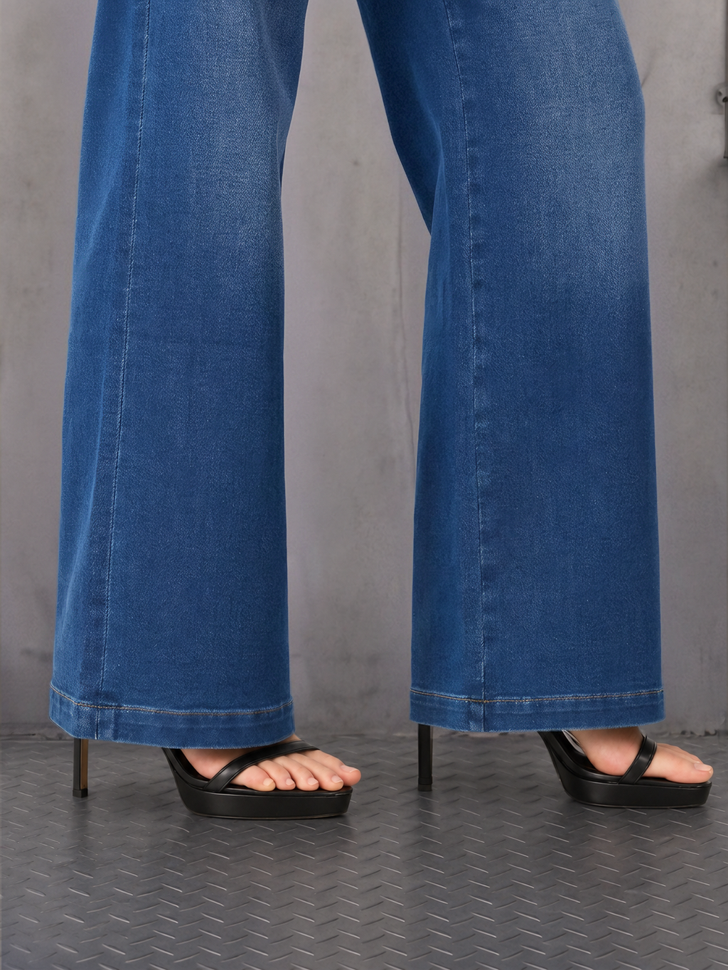 Kendall R Stitch Wide Leg Jean