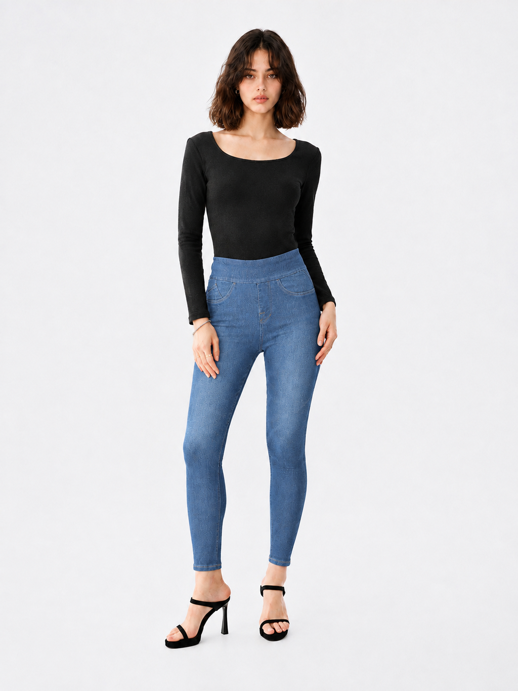 Berlin Curved Pocket Skinny Jean