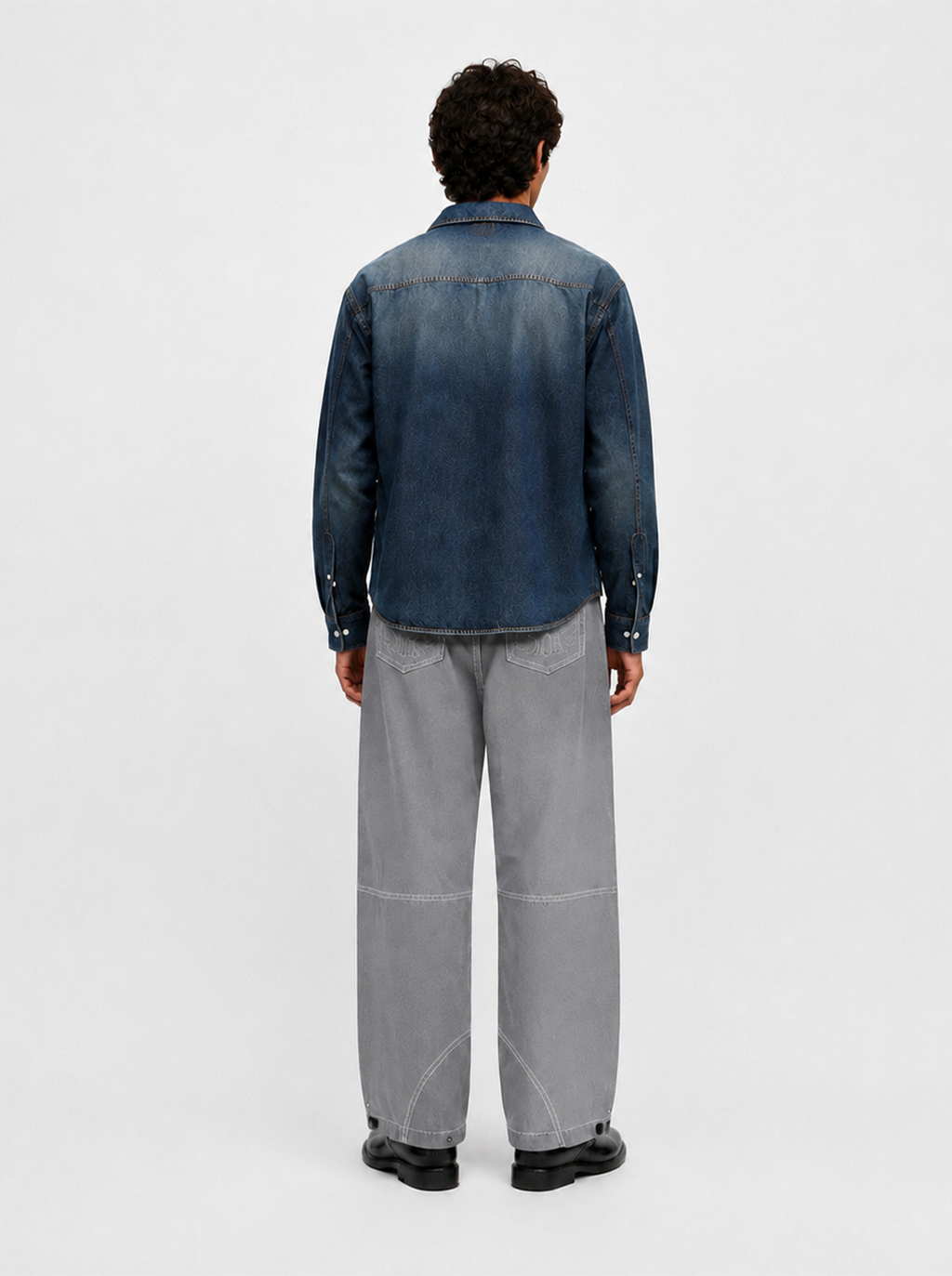 Rowan Embossed R Barrel Leg Jean