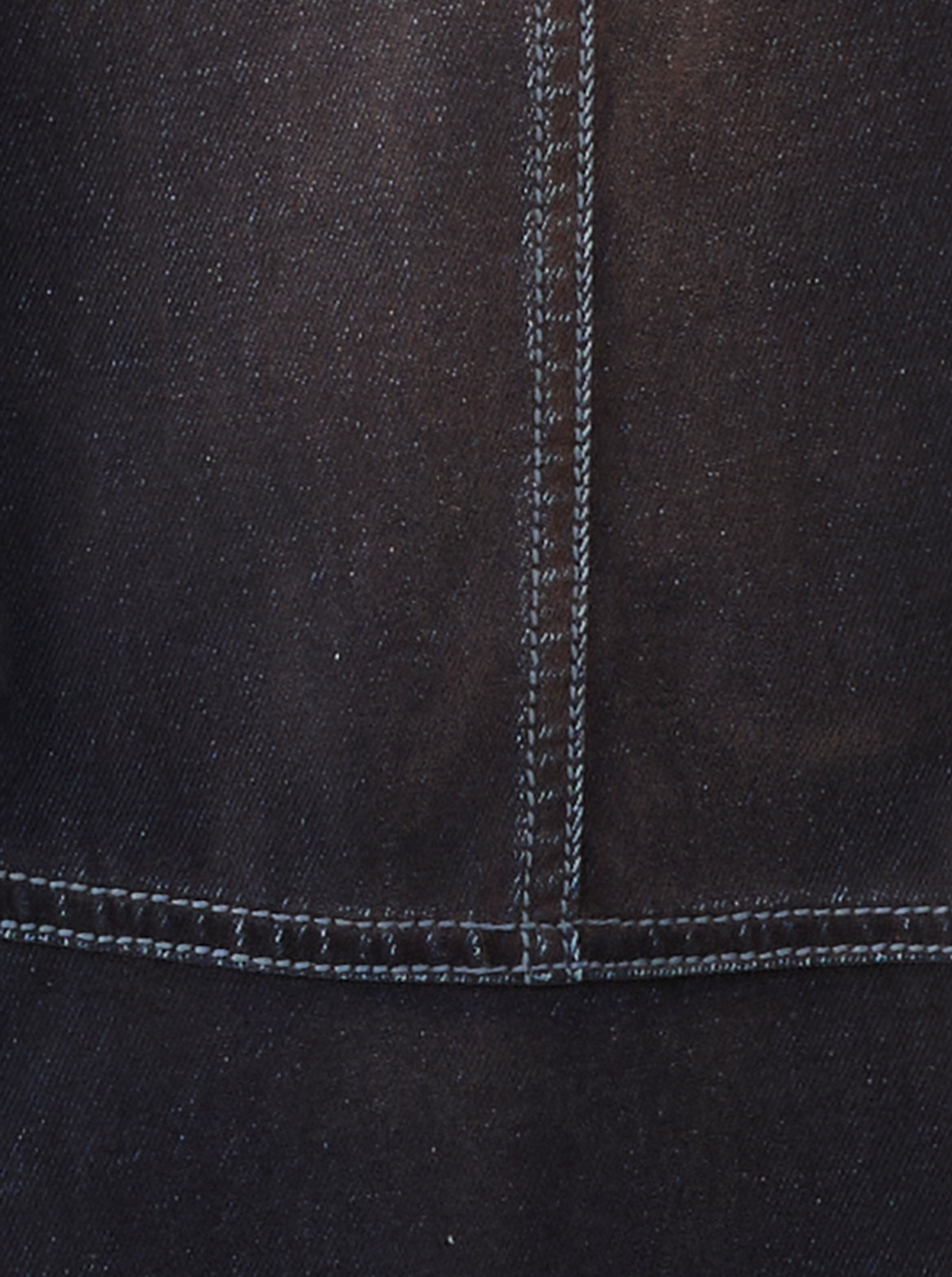 Rowan Embossed R Barrel Leg Jean
